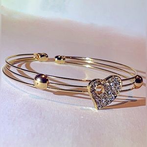 Women's Rose Gold Heart Bracelet